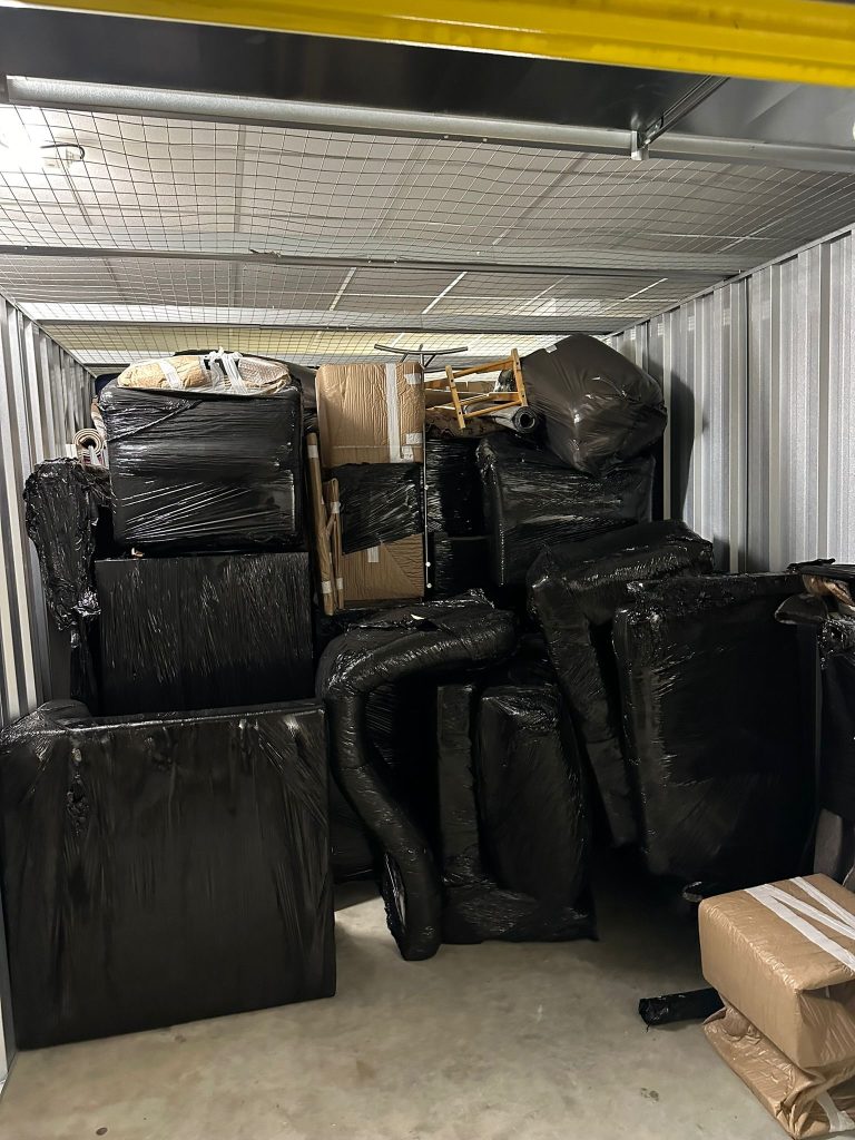 photo de mobilier emballé soigneusement par scs déménagement et pret a etre transporté