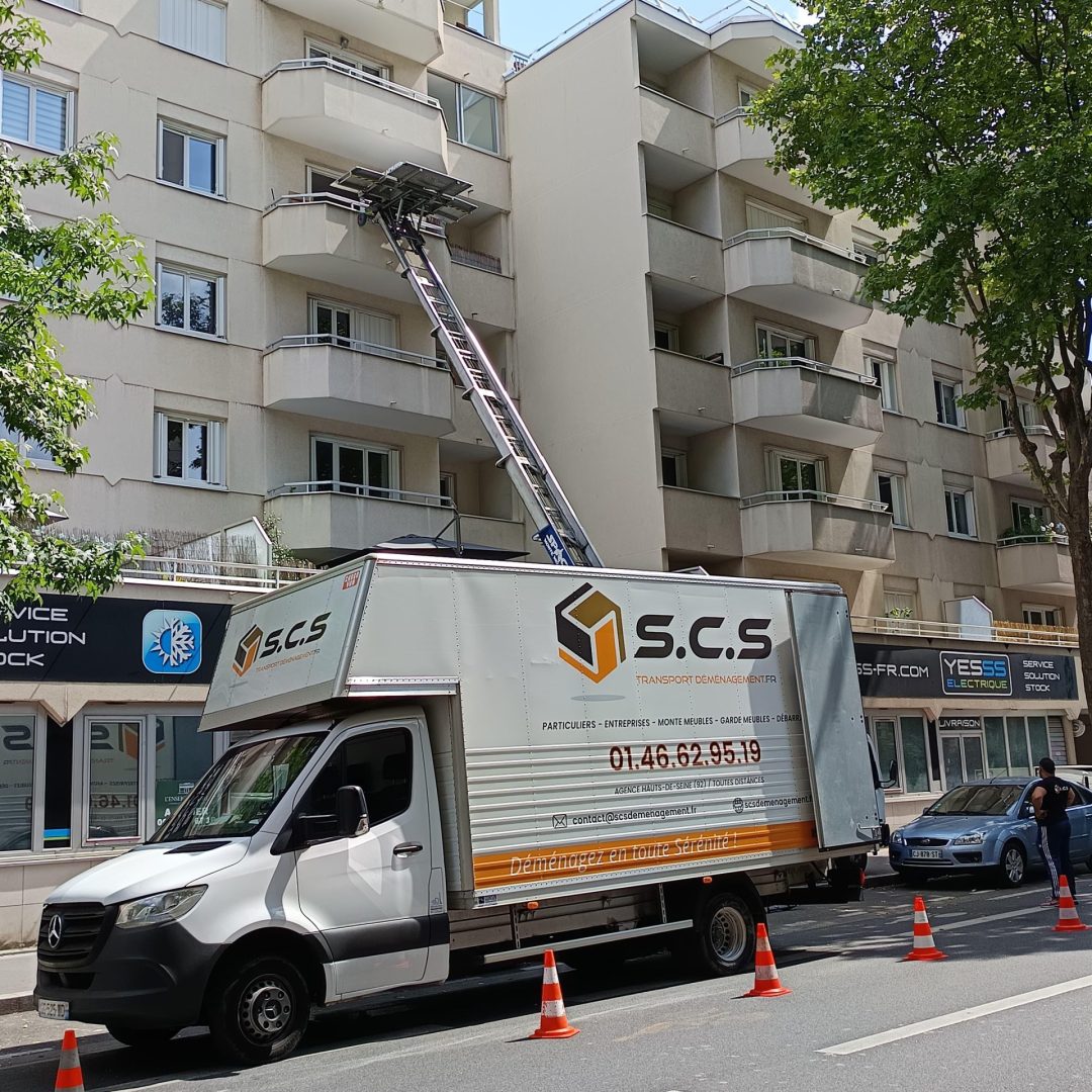 DEMENAGEMENT HAUTS DE SEINE PAR UN BALCON