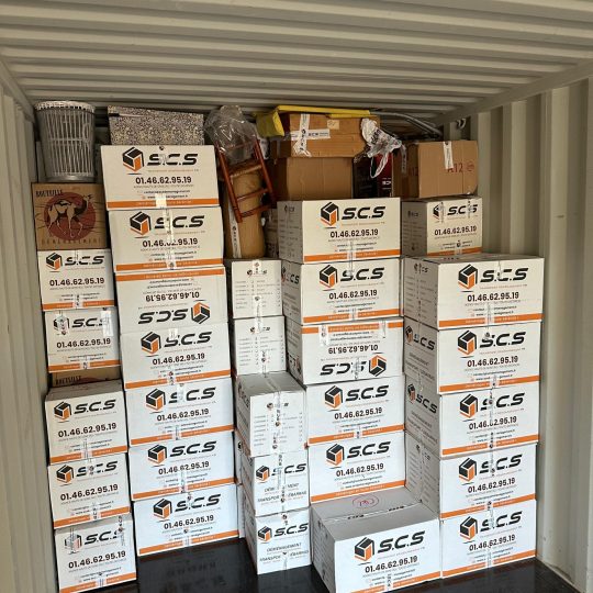 Cartons emballés SCS Déménagement Transport Camion