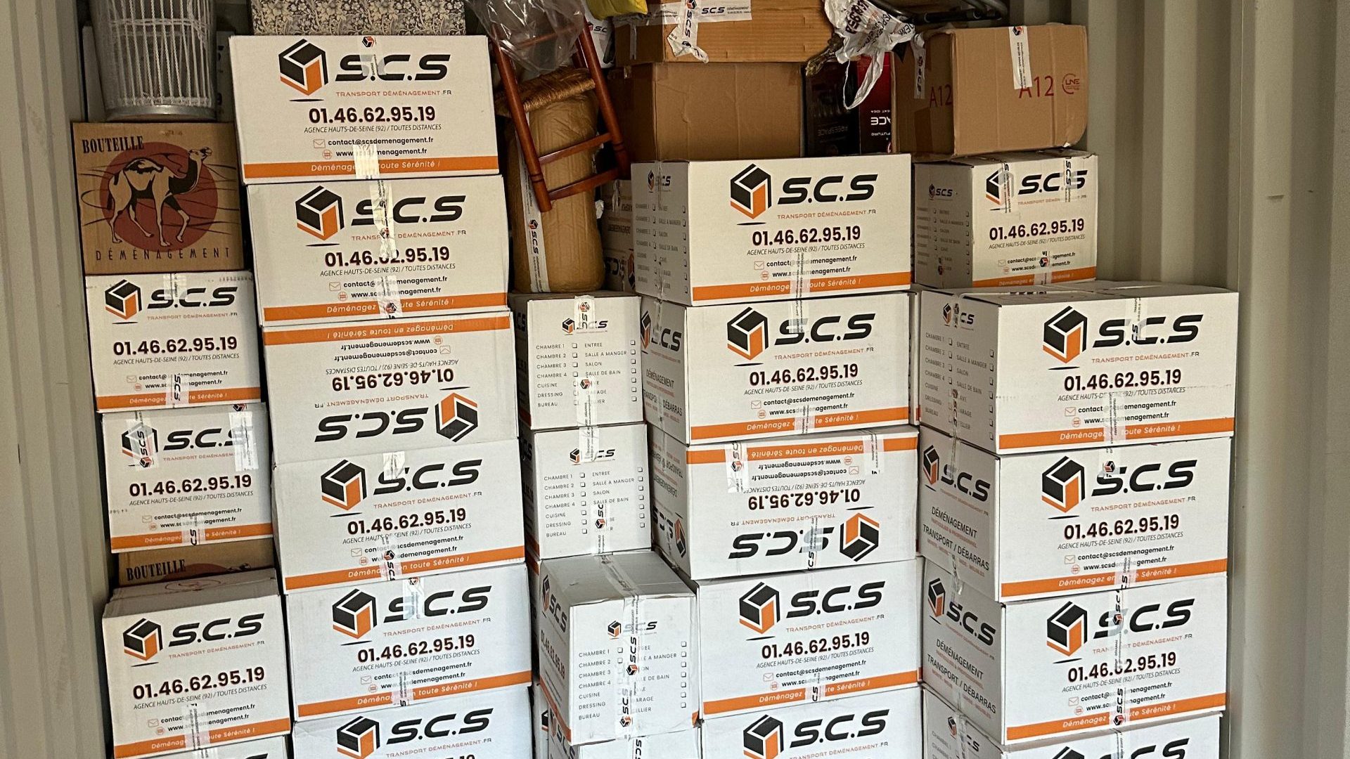Cartons emballés SCS Déménagement Transport Camion
